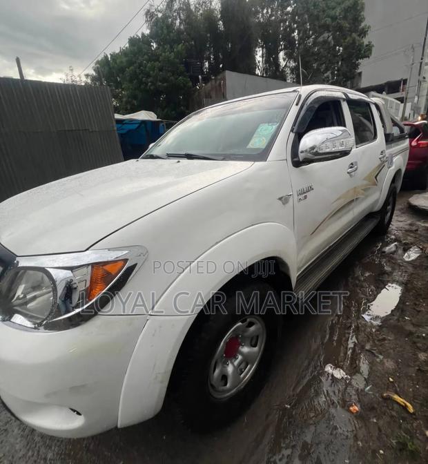 Toyota Hilux 2007 White