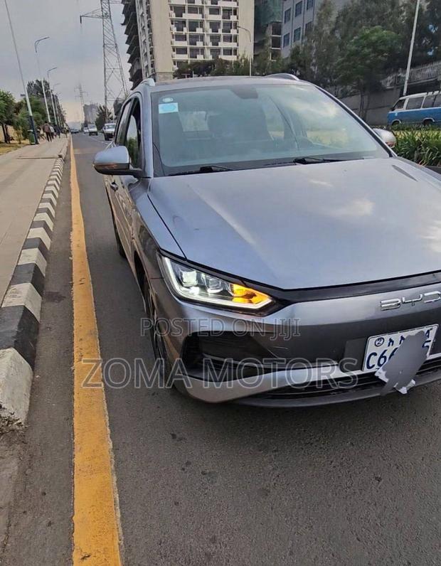 BYD E2 43 kWh 94 hp FWD 2024 Gray