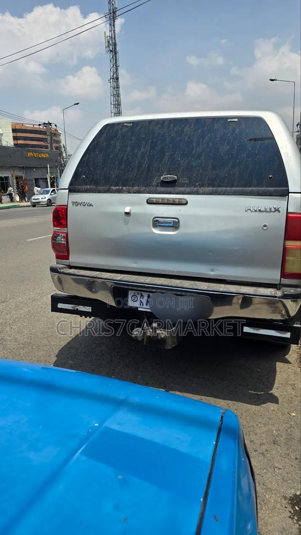 Toyota Hilux 2012 Gold