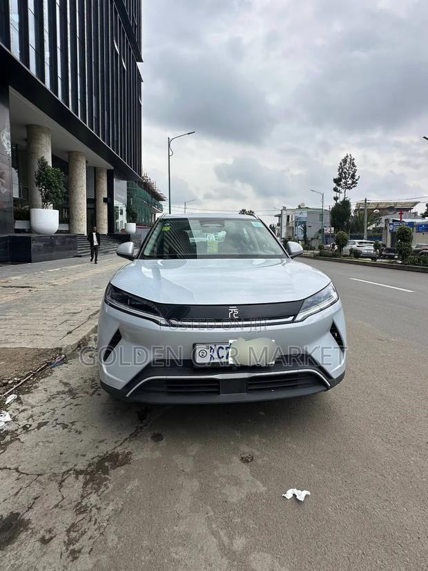 BYD Yuan Up 2025 Silver