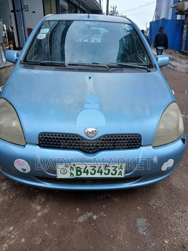 Toyota Vitz 2001 Blue