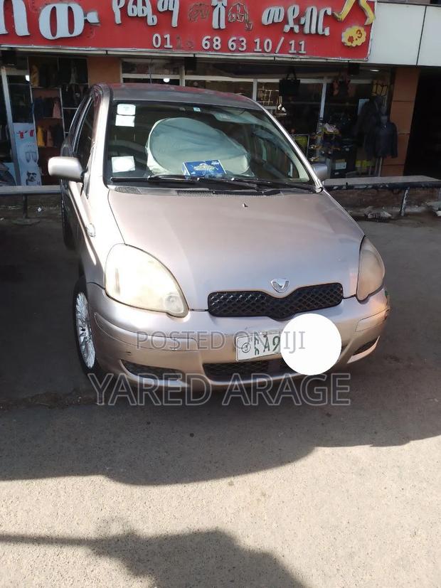 Toyota Vitz 2004 Gray
