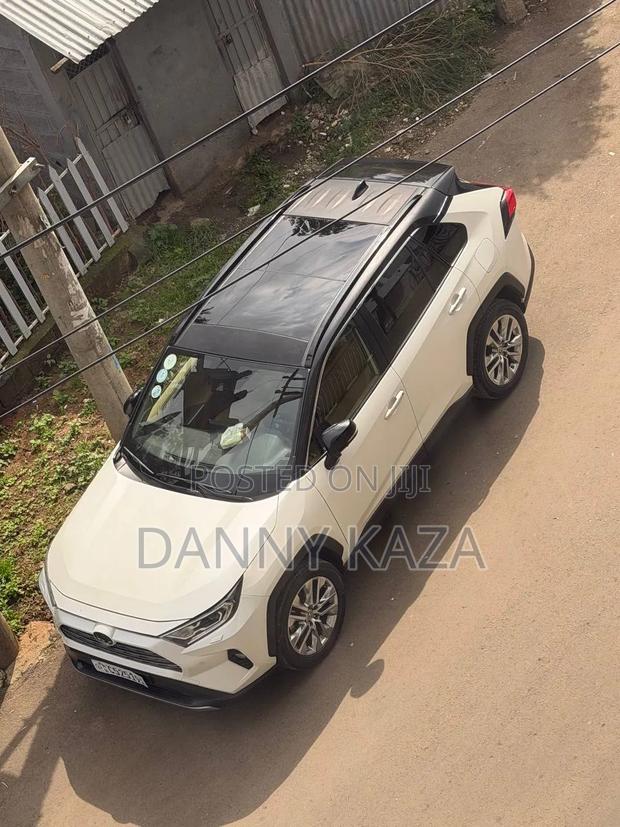 Toyota RAV4 2020 White