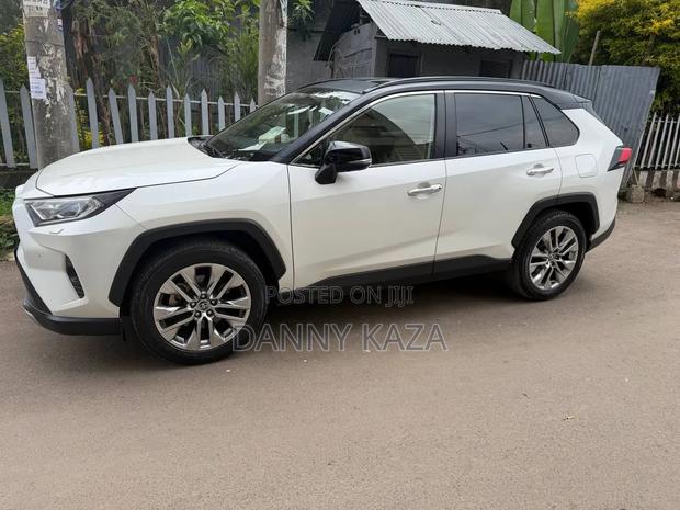 Toyota RAV4 2020 White
