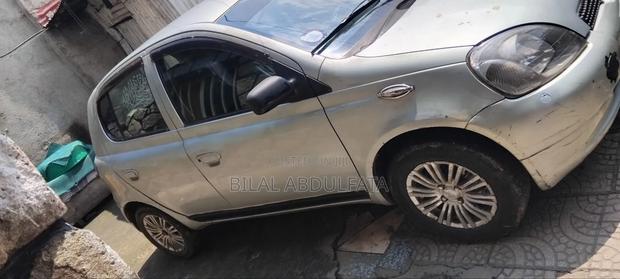 Toyota Vitz 2001