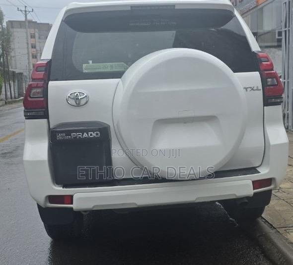 Toyota Land Cruiser Prado 2019 White