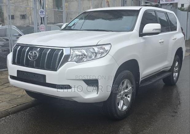 Toyota Land Cruiser Prado 2019 White