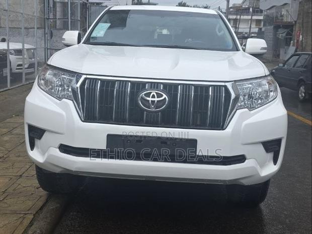 Toyota Land Cruiser Prado 2019 White