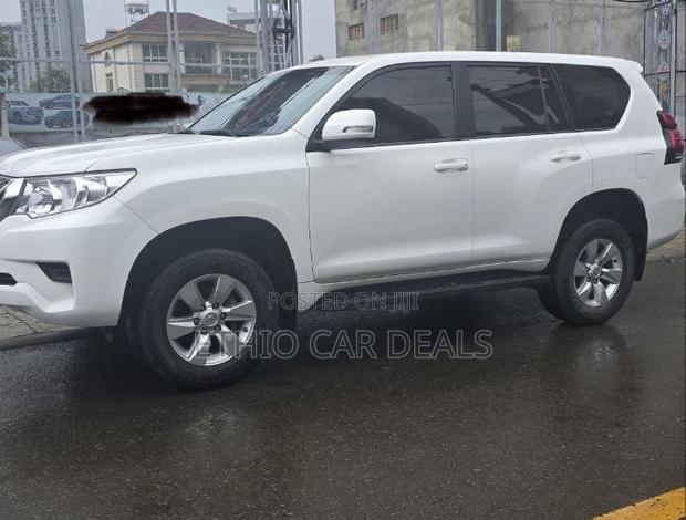 Toyota Land Cruiser Prado 2019 White