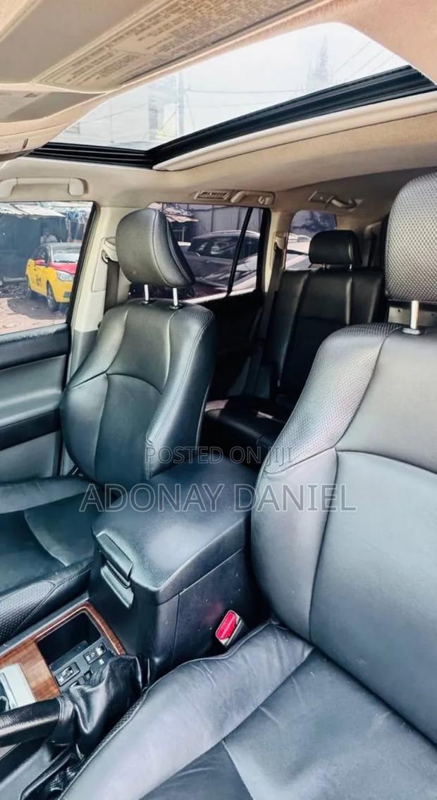 Toyota Land Cruiser Prado 2011 Silver