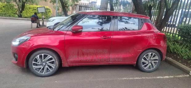 Suzuki Swift 2022 Red