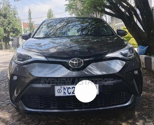 Toyota C-HR 2021 Blue