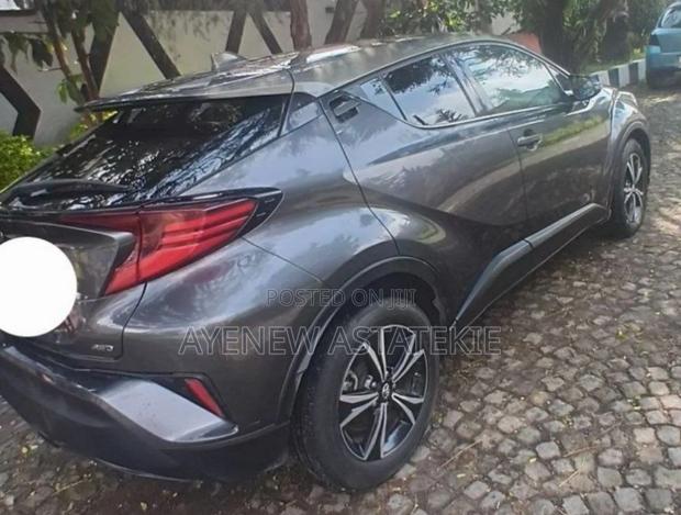 Toyota C-HR 2021 Blue
