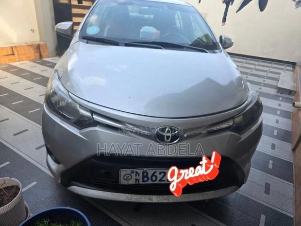 Toyota Yaris 2017 Silver