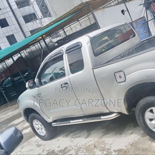 Toyota Hilux 2008 Gold