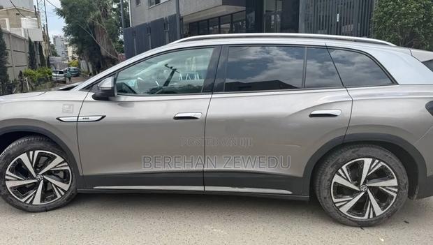 Volkswagen ID.6 2022 Gray