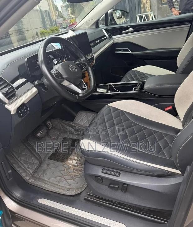Volkswagen ID.6 2022 Gray