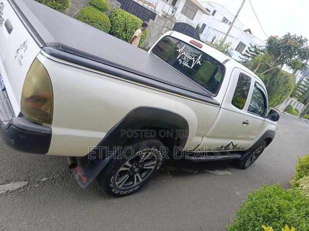 Toyota Tacoma 2015 White