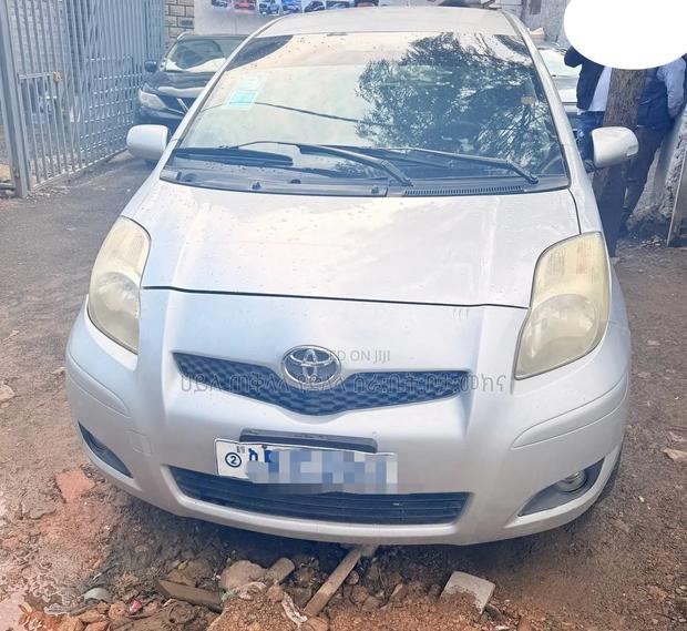 Toyota Yaris 2010 Pearl
