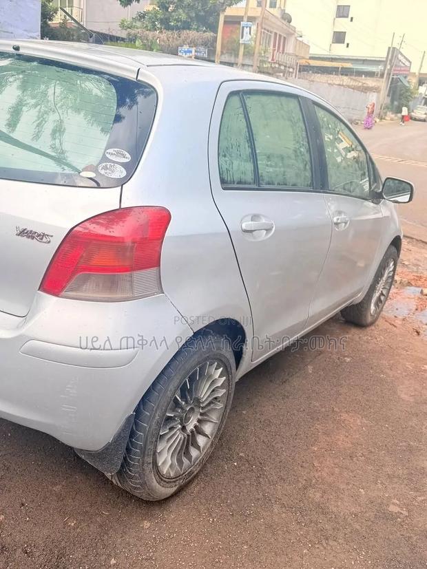 Toyota Yaris 2010 Pearl