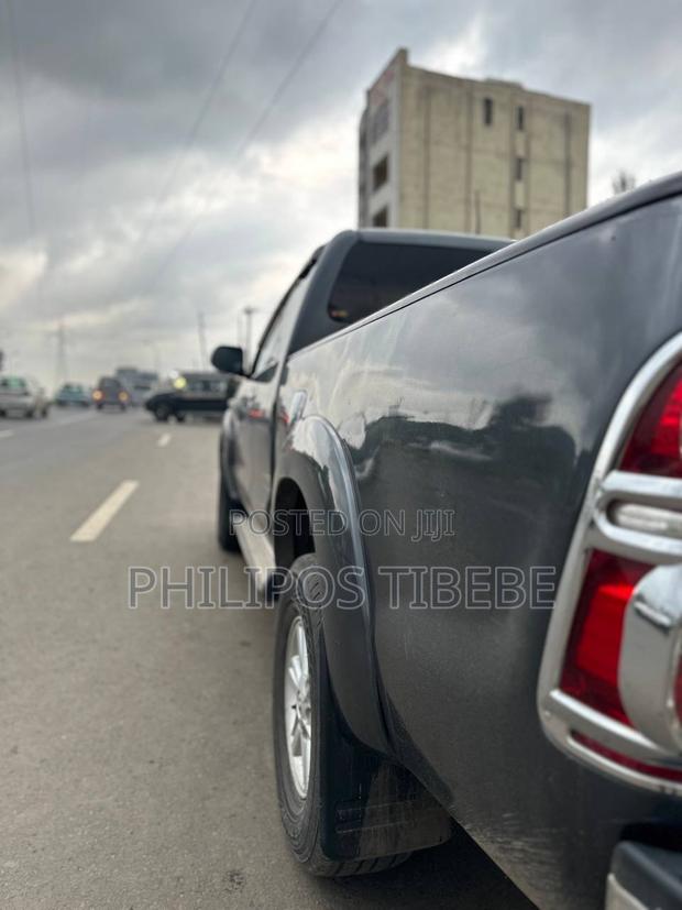 Toyota Hilux 3.0 D-4D 4x4 2014 Gray
