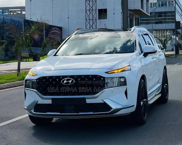 Hyundai Santa Fe 2023 White