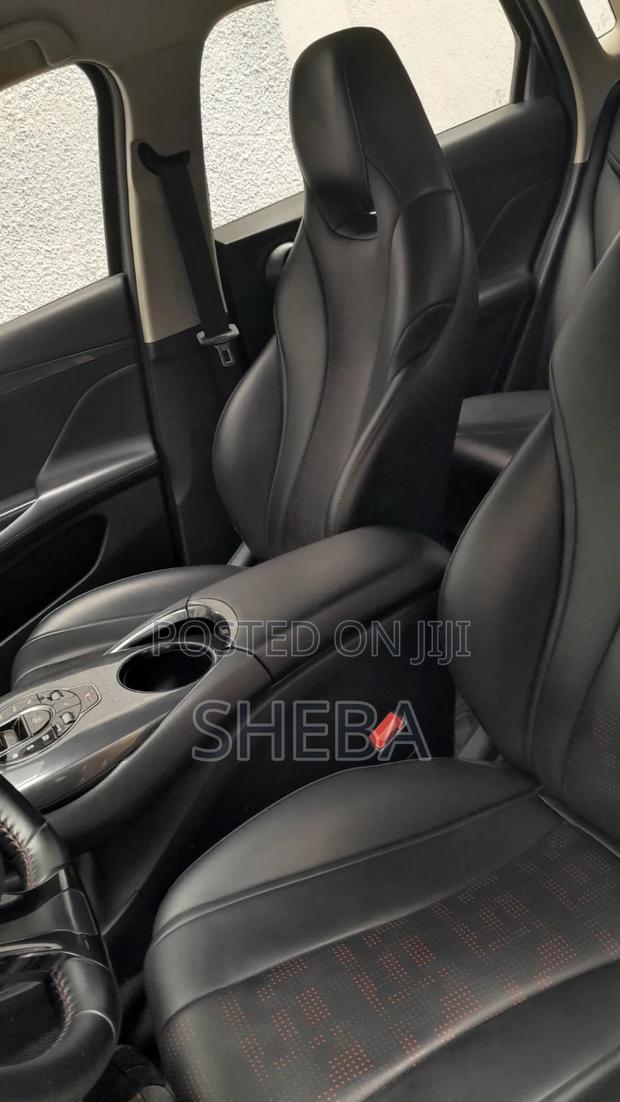 BYD E2 43 kWh 94 hp FWD 2024 Silver
