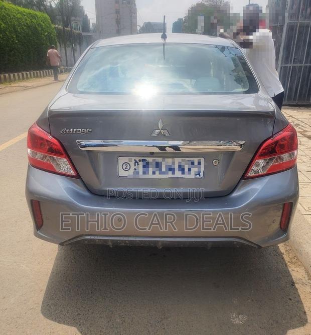 Mitsubishi Attrage 2022 Gray