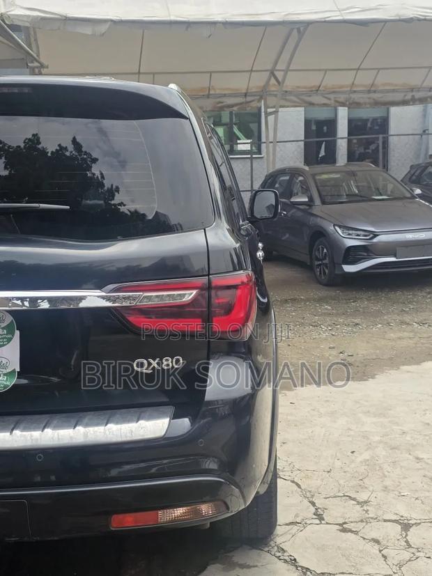 Infiniti QX80 2021 Black