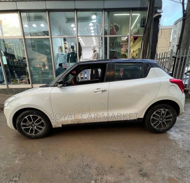 Suzuki Swift 2022 White