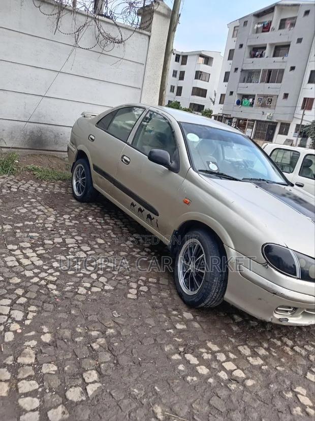 Nissan Sunny 2002
