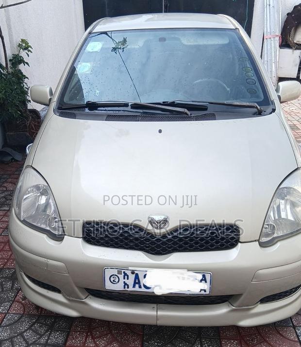 Toyota Vitz 2004 Gold