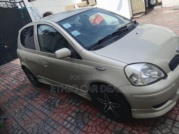 Toyota Vitz 2004 Gold