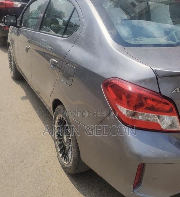 Mitsubishi Attrage 2022 Silver