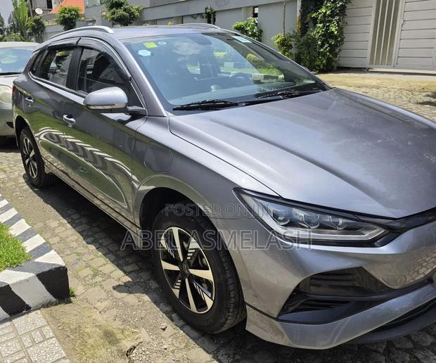 BYD E2 43 kWh 94 hp FWD 2025 Gray