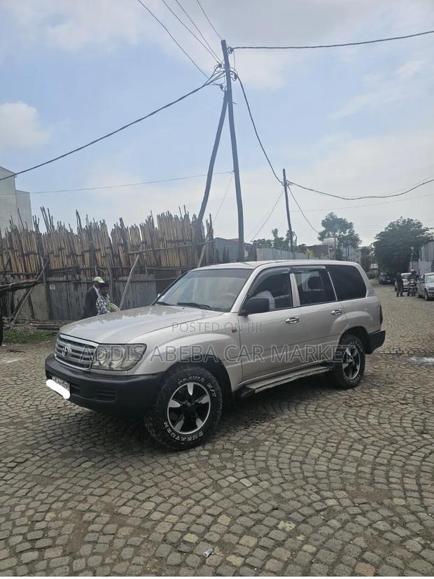 Toyota Land Cruiser 2005 Silver