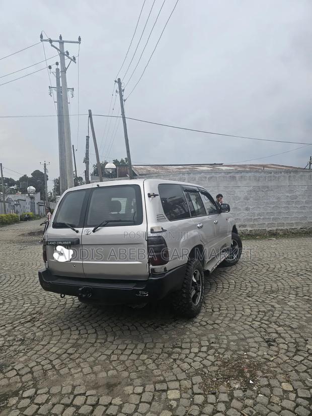 Toyota Land Cruiser 2005 Silver
