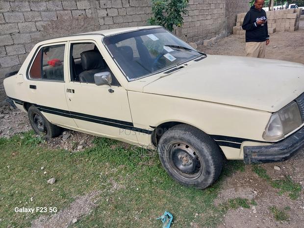 Renault 9 1988 White