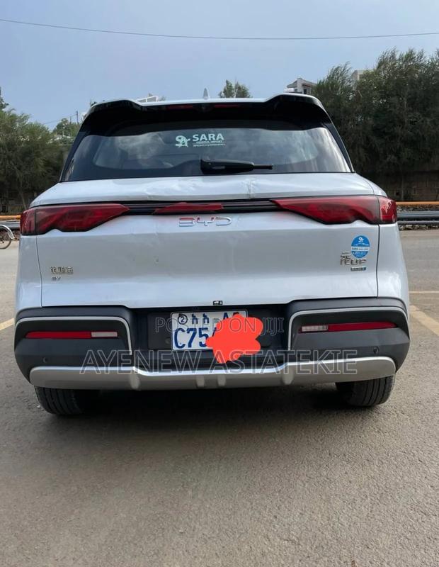 BYD Yuan Up 2025 Silver