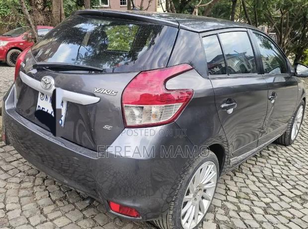 Toyota Yaris 2015 Gray