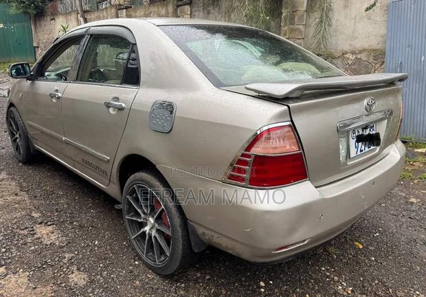 Toyota Corolla 2005 Gold