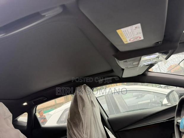 New Volkswagen ID. Buzz 2025 Off white