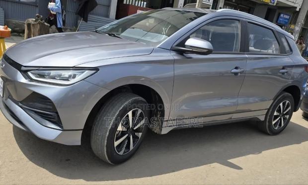 BYD E2 43 kWh 94 hp FWD 2025 Silver