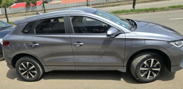 BYD E2 43 kWh 94 hp FWD 2025 Silver