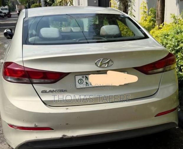 Hyundai Elantra 2017 Beige