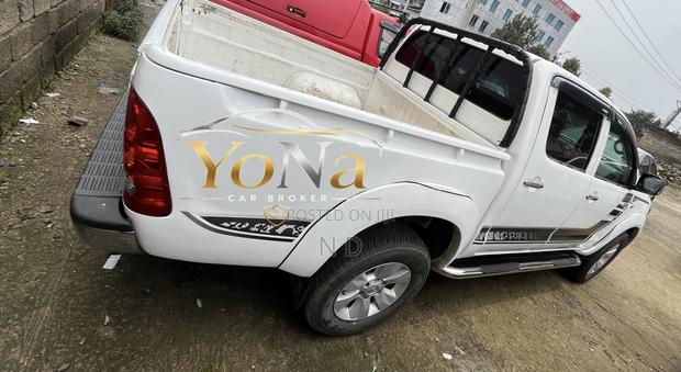 Toyota Hilux 2008 White