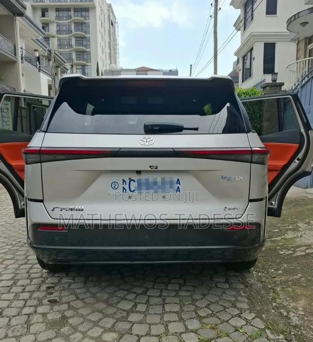 Toyota bZ3 2025 Silver