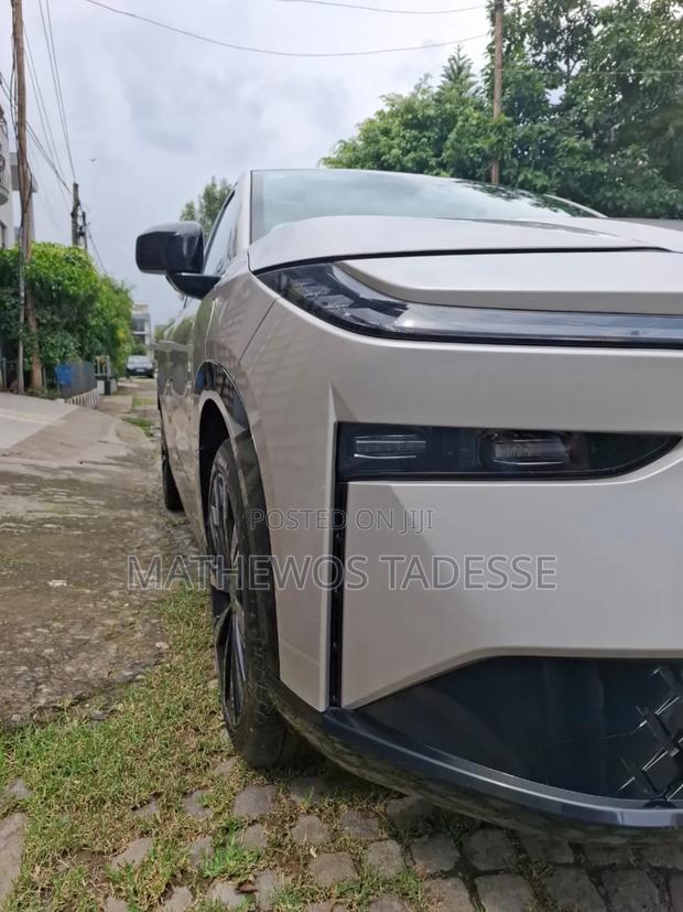 Toyota bZ3 2025 Silver