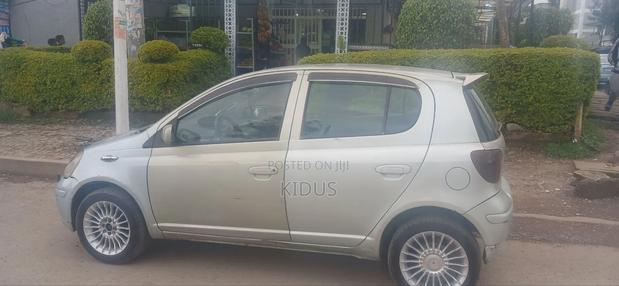 Toyota Vitz 2002 Gold