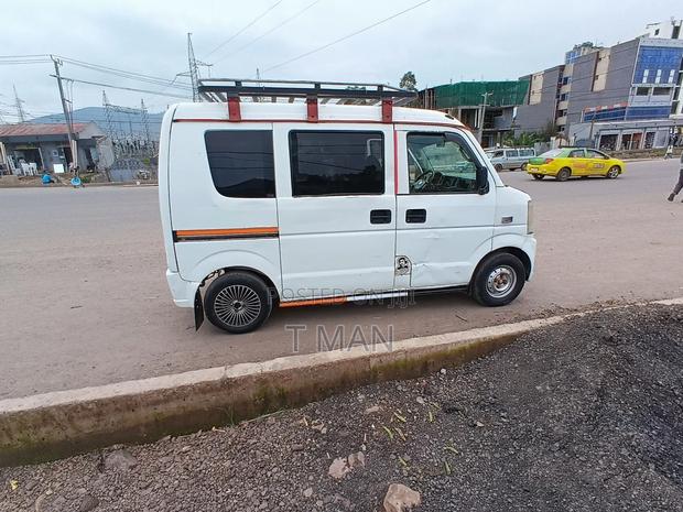 Suzuki 250 2012 White